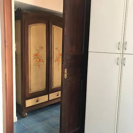 Salvatore Adamo Appartement *